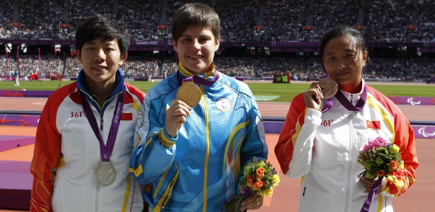 Pódio inicial da prova teve ouro para ucraniana (c) e prata e bronze para atletas chinesas