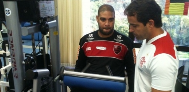 Adriano não seguirá colegas em viagem para Curitiba e tem agenda pesada de treinos - Divulgação/Fla Imagem