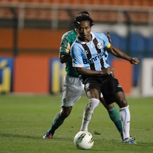 Zé Roberto desfalca o Grêmio pela primeira vez no Brasileirão contra o Náutico na próxima quinta-feira - Fernando Donasci/UOL