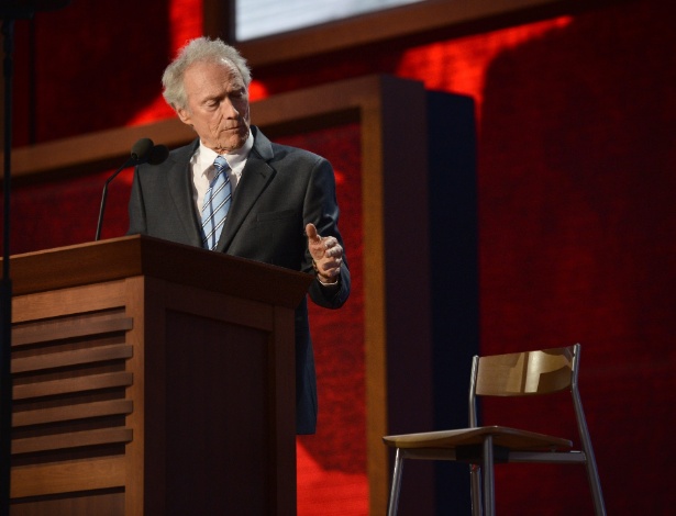 Ator Clint Eastwood conversa com Obama imaginário para fazer críticas ao seu governo (30/8/12) - EFE