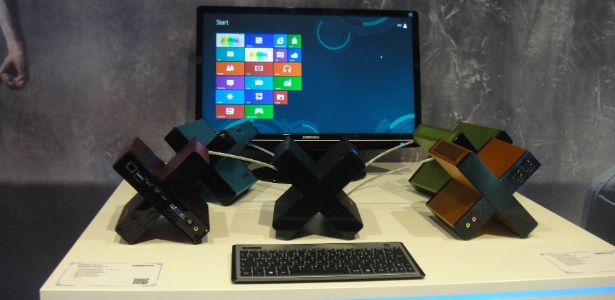 Sem mouse nem teclado, desktop em forma de ""X"" é vendido na Alemanha por 299 euros (cerca de R$ 764) - Ana Ikeda/UOL