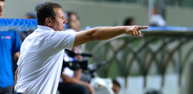 Celso Roth diz que torcida sabe quem não dever permanecer no Cruzeiro - Washington Alves/Vipcomm