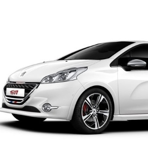 Com motor 1.6 turbo, de 203 cv, versão esportiva chega às lojas na Europa no segundo trimestre de 2013. Brasil não receberá a novidade - Reprodução/Car and Driver