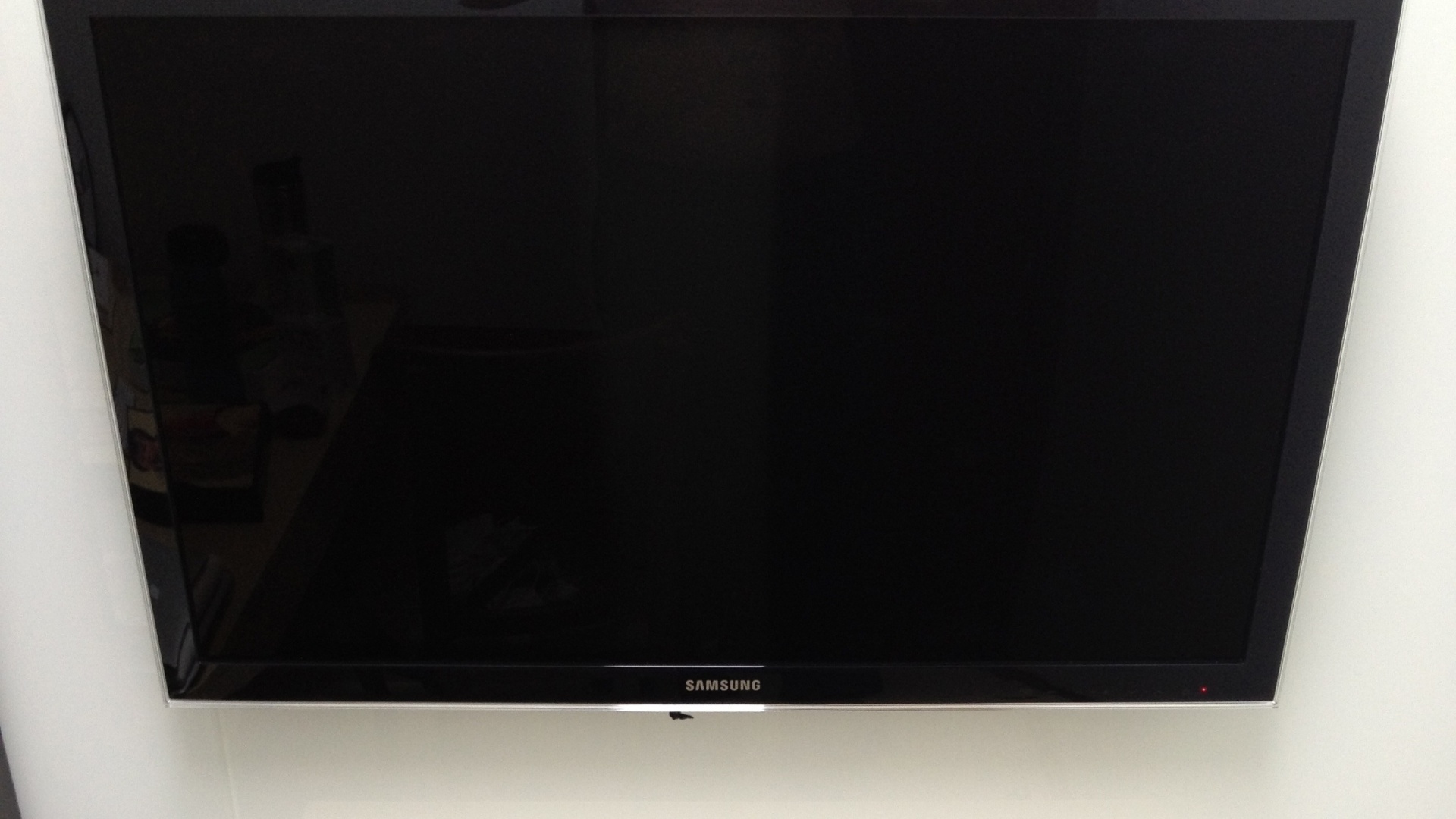 Detalhe da prateleira com várias caixas de produtos da Apple. Segundo David Wu, a maioria das caixas foram de produtos adquiridos por ele - DavidWu.me/Reprodução