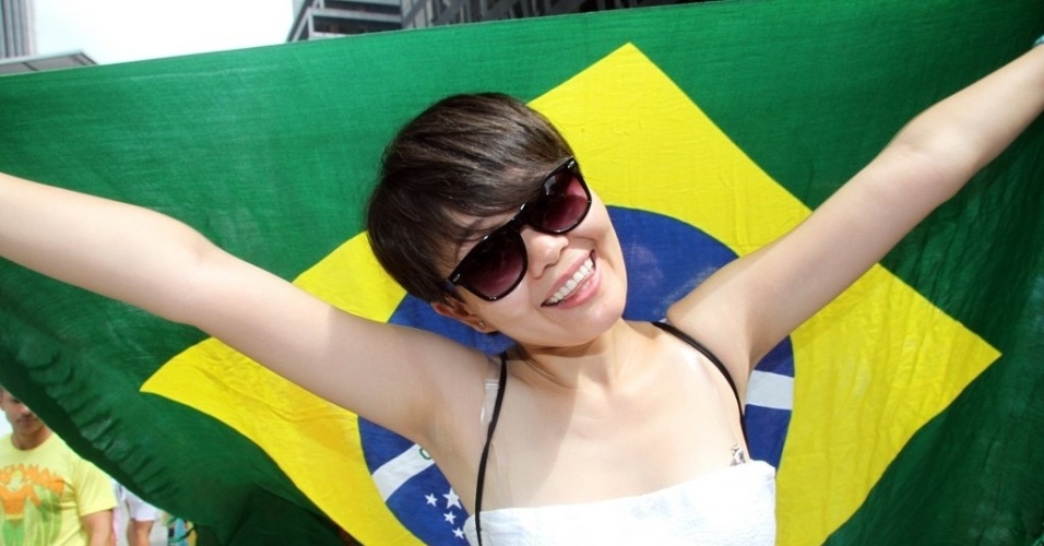 Espectadora do Brazilian Day em Nova York. Evento foi apresentado por Serginho Groisman e contou com apresentações de Latino e Jorge & Mateus (2/9/12) - Edgar de Souza / AgNews