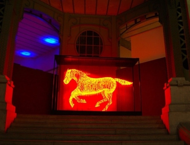 A exposição foi concebida por Makoto Tojiki, um designer industrial que resolveu se dedicar somente à arte a partir de 2003 - Divulgação / Makototojiki.com