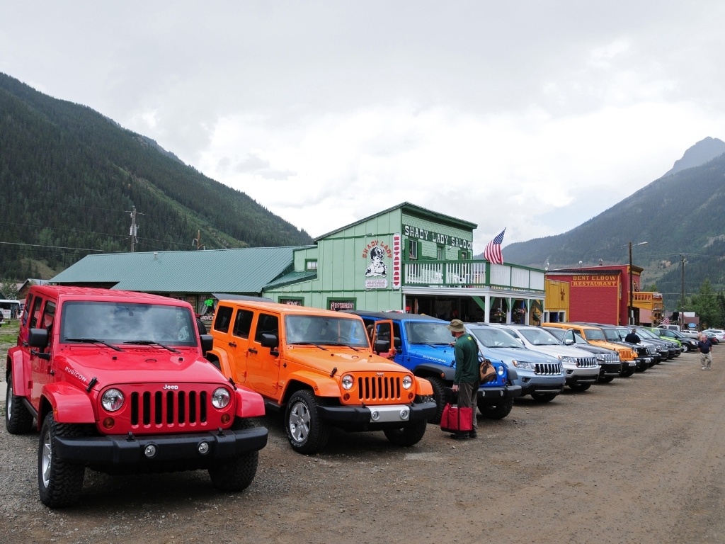 A largada oficial do Jeep Experience -- Colorado 2012 aconteceu em Silverton (EUA), típica cidade de faroeste de onde os nove Wrangler Rubicon e os seis Grand Cherokee partiram para as trilhas entre as montanhas de San Juan - Murilo Góes/UOL