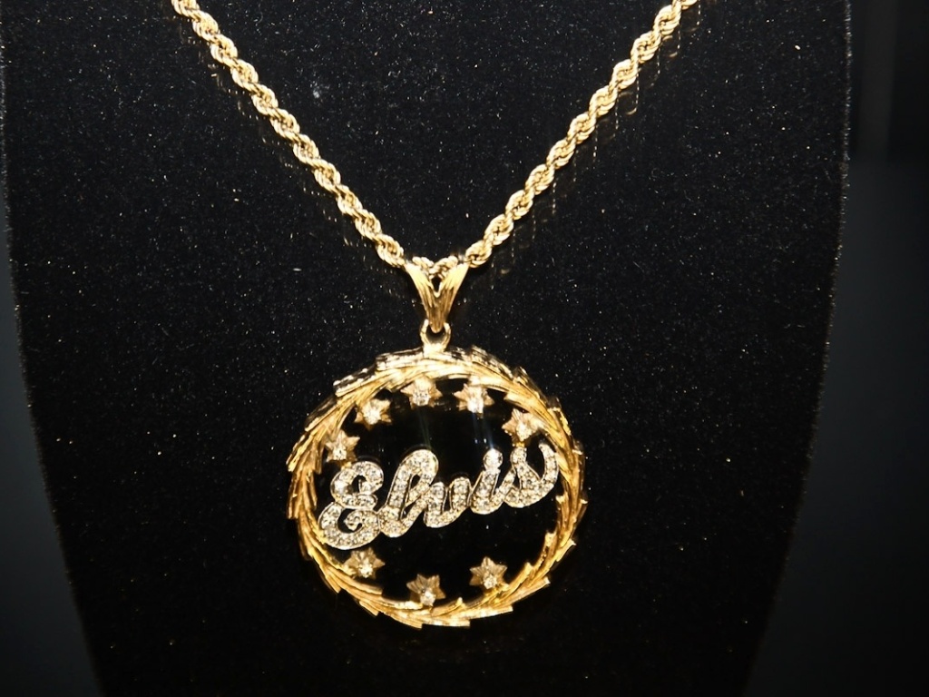 Joia de Elvis Presley que integra a exposição "The Elvis Experience", em cartaz até o dia 5 de novembro no Shopping Eldorado, em São Paulo (4/9/12) - Manuela Scarpa/Foto Rio News