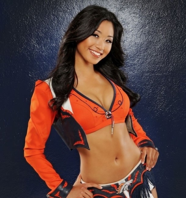 Kisato, cheerleader do Denver Broncos