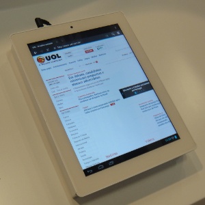 À primeira vista, bem que poderia ser um iPad. No entanto, o tablet acima é o chinês HaiPad - Ana Ikeda/UOL