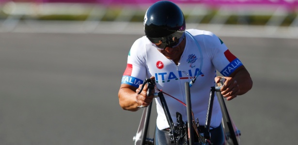 Ex-piloto de Fórmula 1, o italiano Alessandro Zanardi disputa os Jogos Paraolímpicos