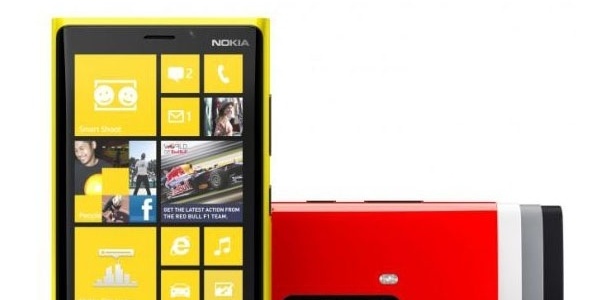 Site faz teste de durabilidade com o Lumia 920 e passa com carro