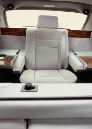 Bento 16 recebe papamóvel elétrico; veja detalhes do carro  - Divulgação