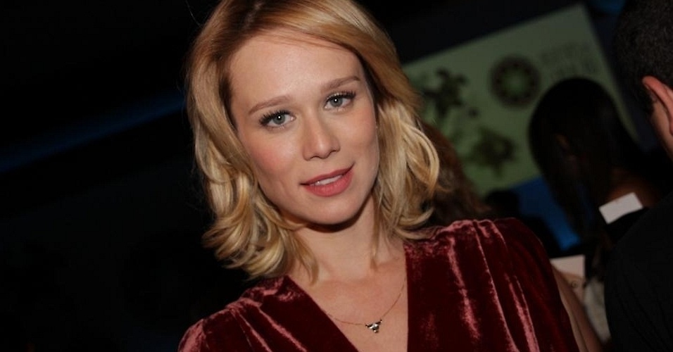 Sobrancelhas - Mariana Ximenes - AgNews