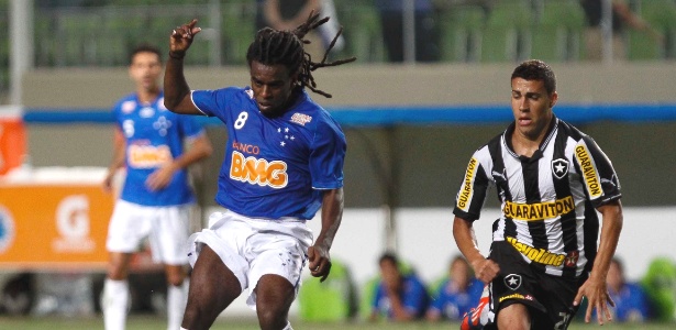 Cruzeiro, do volante Tinga, perdeu para Botafogo em seu último jogo no Independência - Washington Alves/Vipcomm