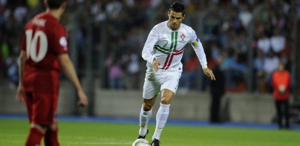 Cristiano Ronaldo é a esperança de gols de Portugal na partida contra a Irlanda do Norte - AFP PHOTO / JEAN-CHRISTOPHE VERHAEGEN