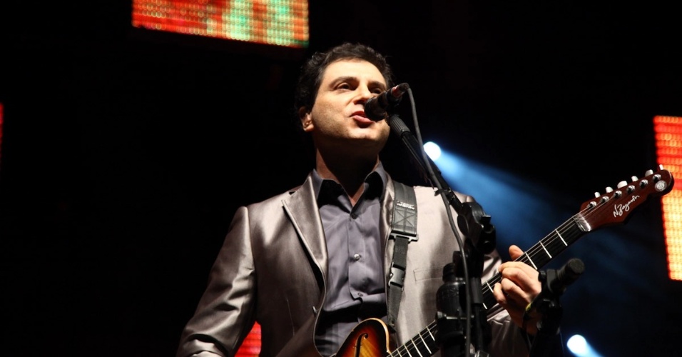 O cantor Frejat se apresenta no show "A Tal da Felicidade" no Credicard Hall, em São Paulo (6/9/12) - Manuela Scarpa/Foto Rio News