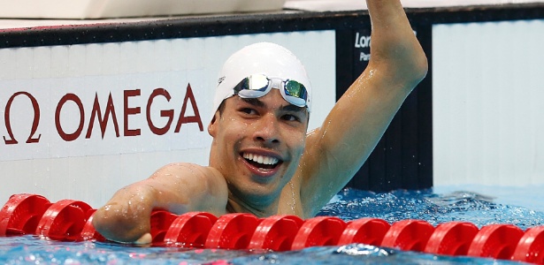 Daniel Dias acena após conquistar sua sexta medalha de ouro em Londres, na prova dos 100m livre S5