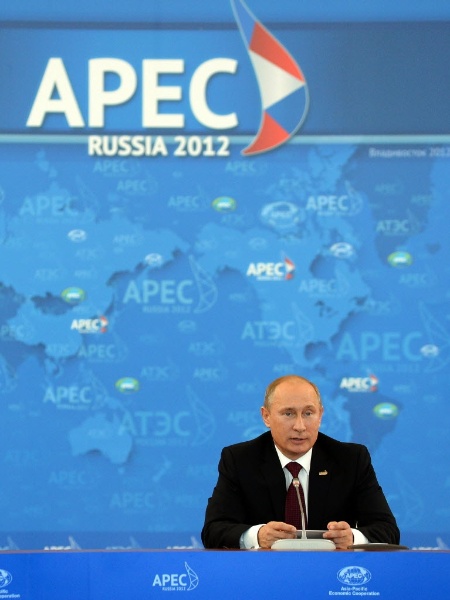 Presidente da Rússia Vladimir Putin faz discurso em mesa redonda durante o Fórum Econômico da Ásia Pacífico (Apec) - Saeed Khan/AFP Photo