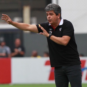 O técnico Ney Franco poderá escalar pela primeira vez o time que considera ideal no São Paulo - Robson Ventura/Folhapress