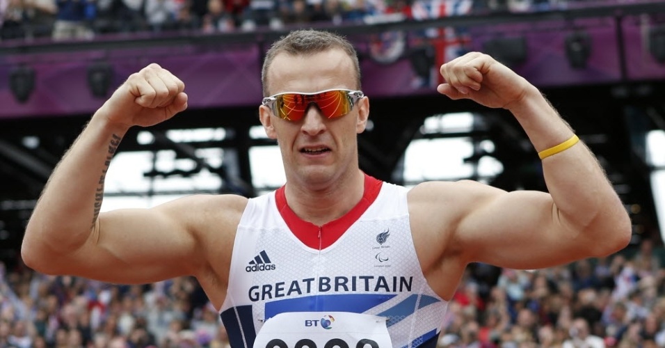 AFP PHOTO / IAN KINGTON 