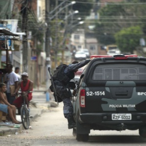 Polícia Civil procura autores da chacina que matou seis jovens na favela da Chatuba, em Mesquita - Christophe Simon/AFP