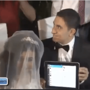 Casal turco usou o Twitter na cerimônia de casamento - Reprodução/CNET
