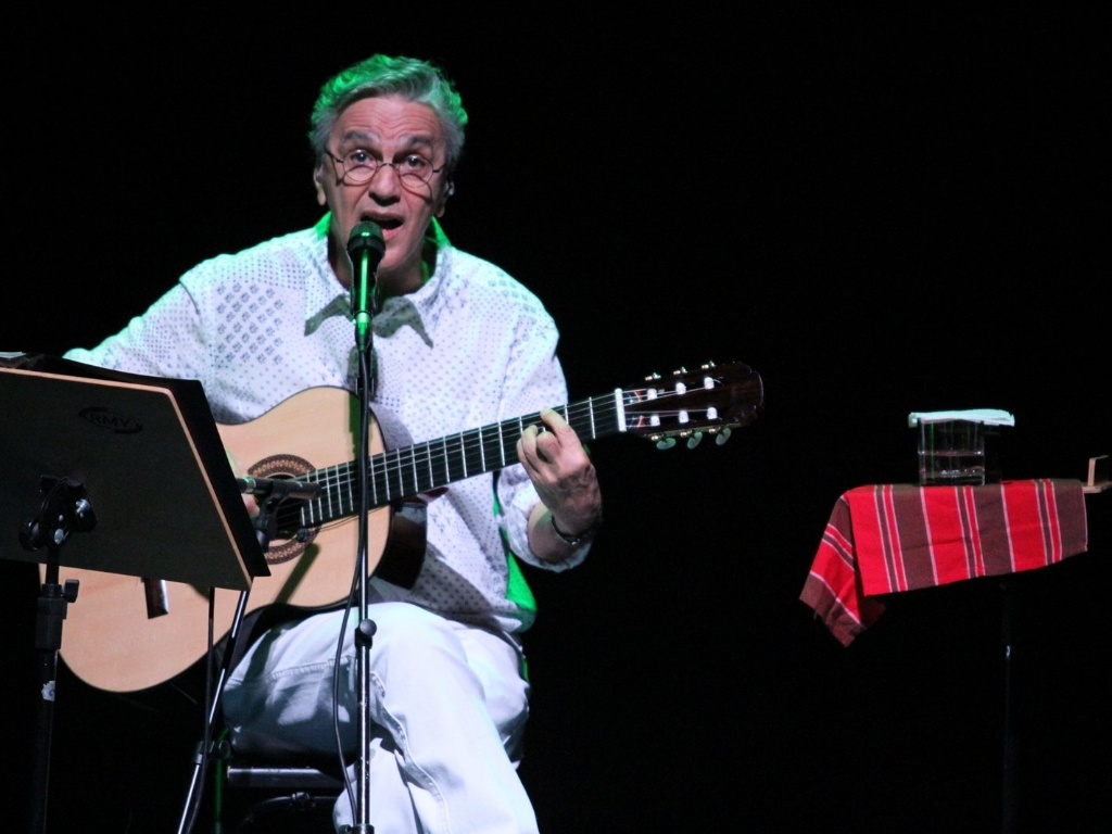 Caetano Veloso apresenta o show "Primavera Carioca" no teatro Oi Casagrande, no Leblon, Rio de Janeiro (11/9/12) - Raphael Mesquita/Foto Rio News