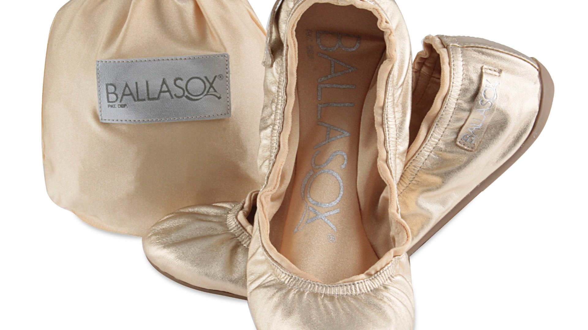 Sapatilha dobrável dourada; da Ballasox (www.lojaballasox.com.br), por R$ 119,90 (o par). Disponibilidade e preço sujeitos a alterações. Pesquisa realizada em setembro de 2012 - Divulgação