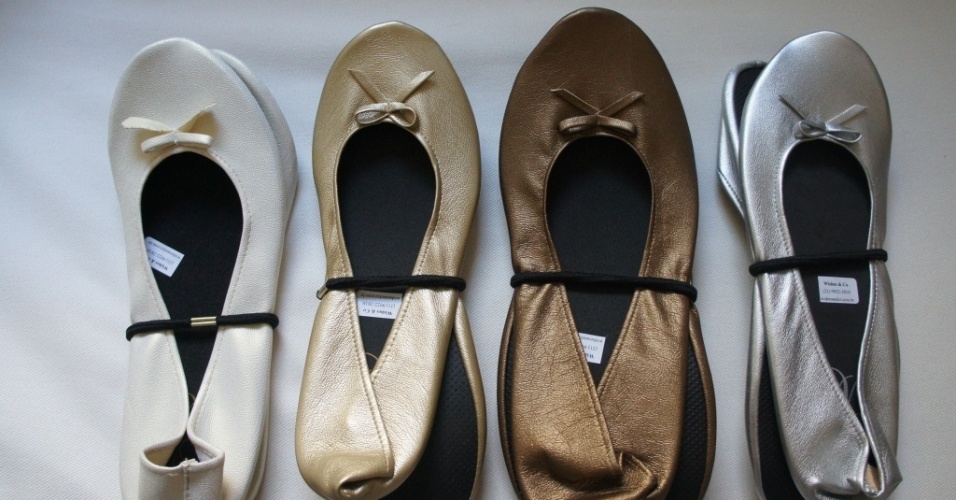 Opções de sapatilhas dobráveis da Whishes & Co. (www.wishesandco.wordpress.com), a partir de R$ 14,50 (para pedidos de 251 pares). Disponibilidade e preço sujeitos a alterações. Pesquisa realizada em setembro de 2012 - Divulgação