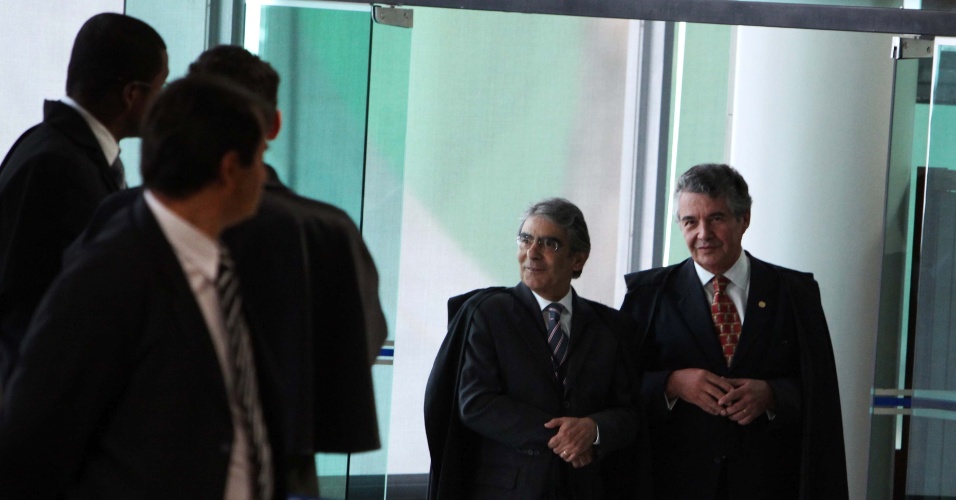 13.set.2012 - Ministros do Supremo Tribunal Federal (STF) se preparam para mais um julgamento do mensalão, nesta quinta-feira, em Brasília