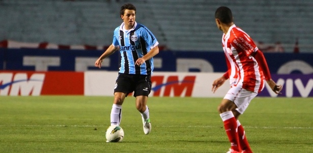 Elano se transferiu em 2012 para o Grêmio após desentendimentos no Santos - LUCAS UEBEL/GREMIO FBPA