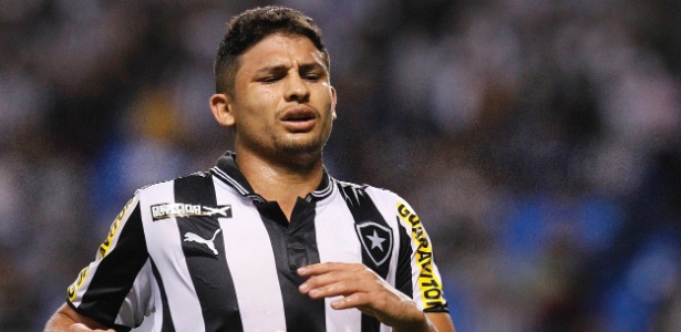 Botafogo já aceitou a proposta do Guangzhou Evergrande, de cerca de R$ 16,5 milhões - Wagner Meier/AGIF