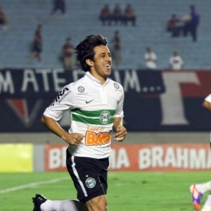 Robinho assegura que o Coritiba buscará a vitória diante do Sport na Ilha do Retiro - site oficial do Coritiba