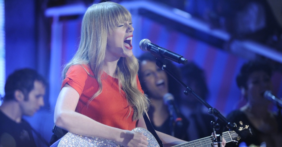 Taylor Swift gravou uma participação especial para o programa "TV Xuxa" (12/9/12)