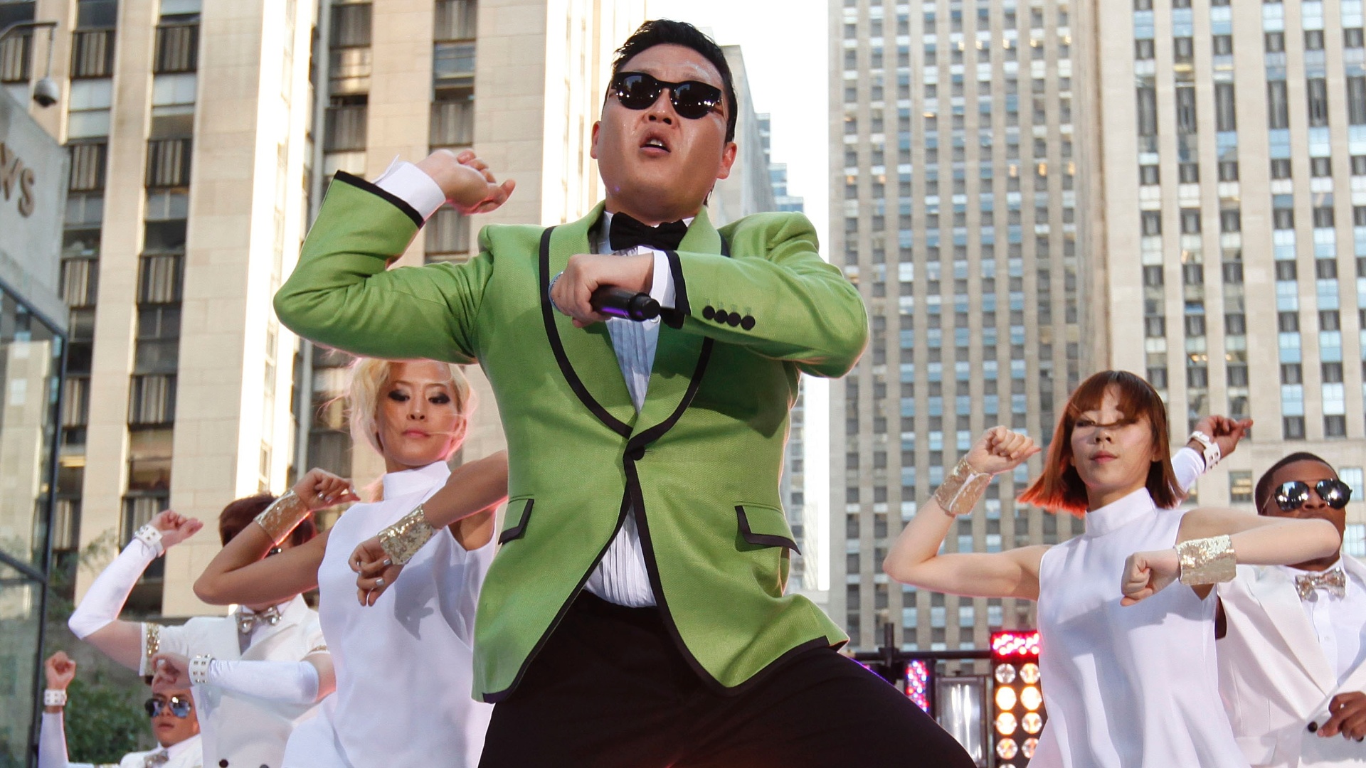 O cantor sul-coreano Psy dança seu hit "Gangnam Style" no programa "Today" (14/9/12) - Jason DeCrow/Invision/AP Images