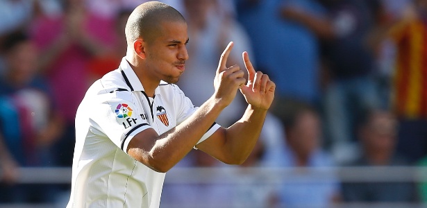 Sofiane Feghouli acertou a transferência do Valencia para o West Ham - José Jordan/AFP