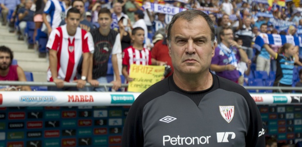 Marcelo Bielsa não aceitou vir para o Brasil no meio de 2013 - Alejandro García/EFE