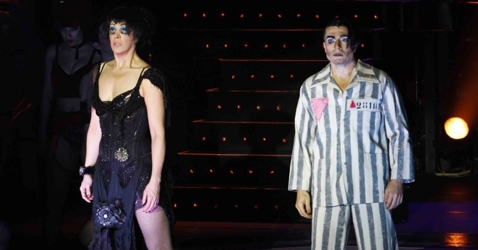 Claudia Raia comemora 200 apresentações do musical "Cabaret", no palco do Teatro Procópio Ferreira, em SP (16/9/12) - Danilo Carvalho e Thais Aline/AgNews