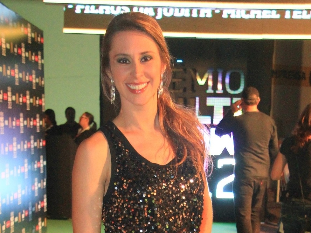 A apresentadora Dani Monteiro chega para o 19º Prêmio Multishow (18/9/12). - Foto Rio News