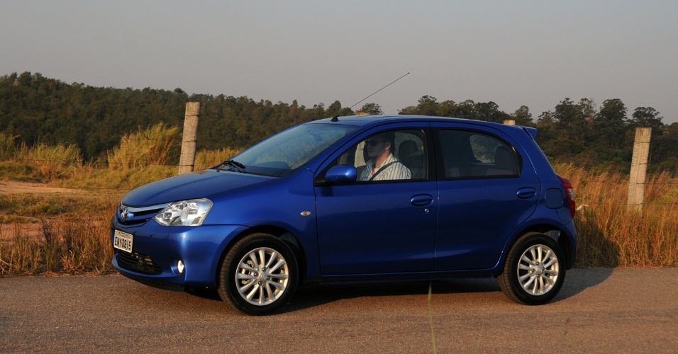 Toyota Etios hatch na versão XLS 1.5 - Murilo Góes/UOL