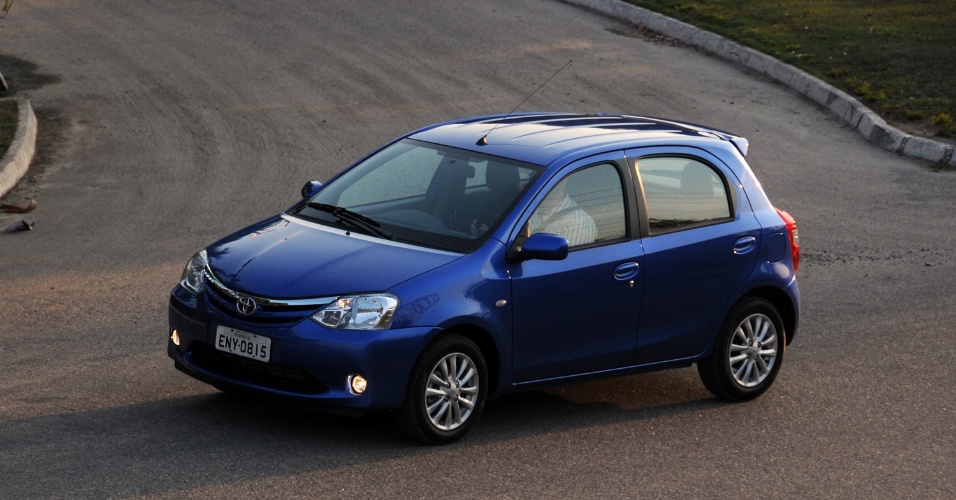 Toyota Etios hatch na versão XLS 1.5 - Murilo Góes/UOL