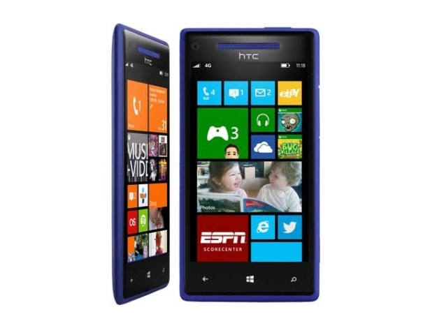 O Windows Phone 8X, com tela de 4.3"", traz um processador dual-core de 1.5 Ghz e 16 GB de armazenamento - Divulgação