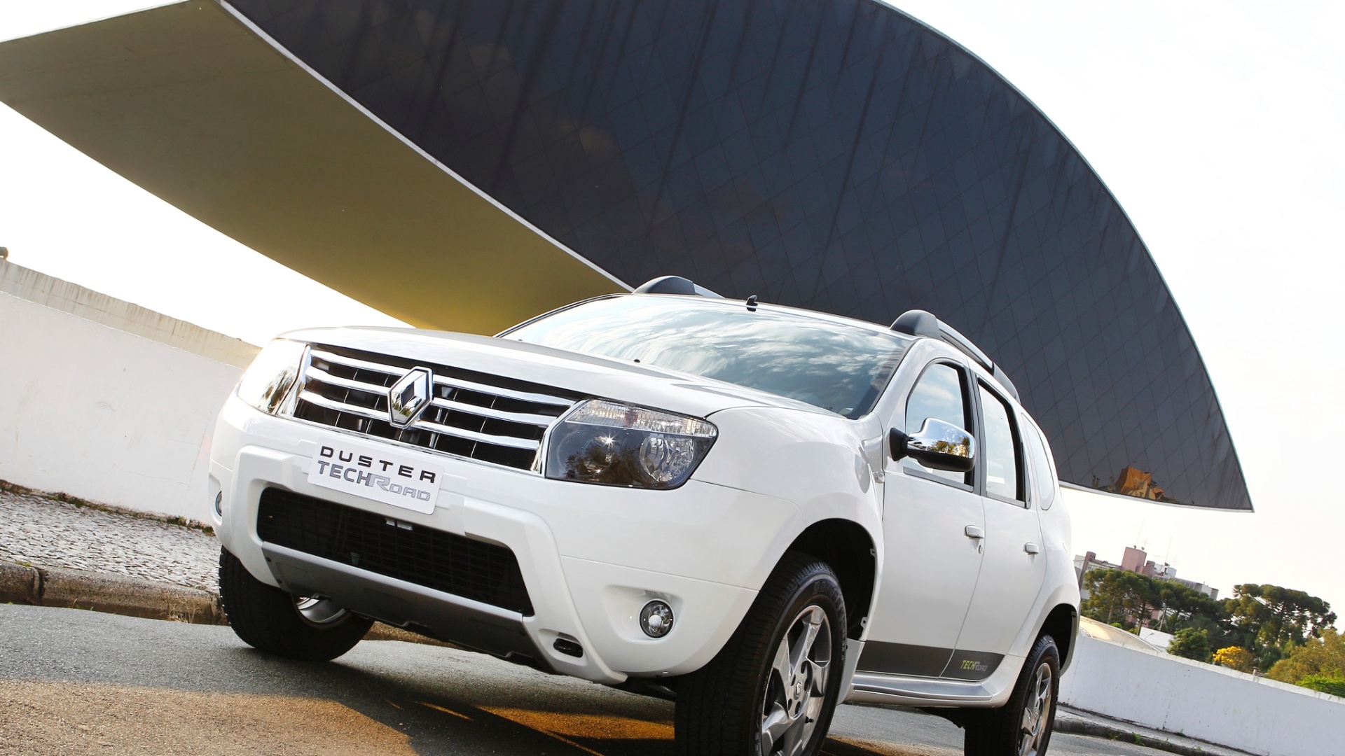 Duster Tech Road é série que agrega conteúdo multimídia ao SUV da Renault - Divulgação