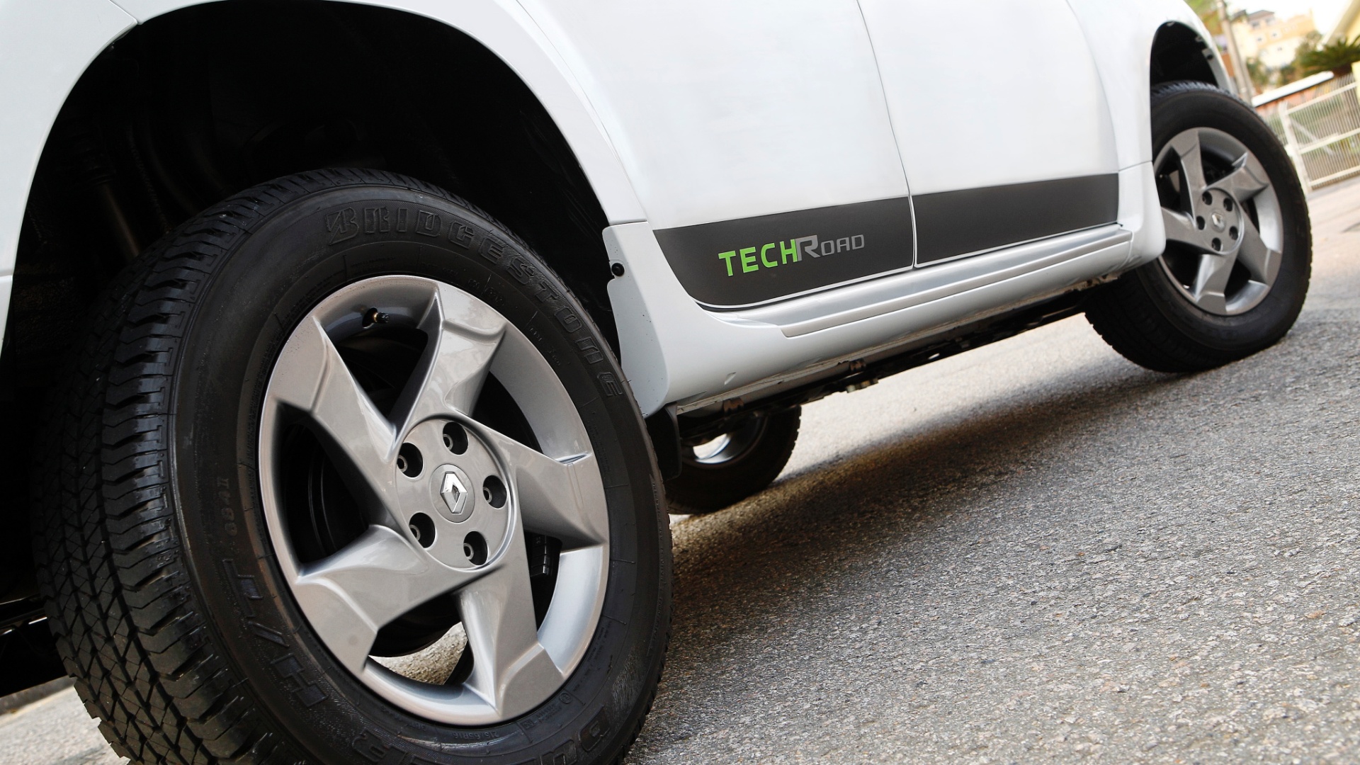 Duster Tech Road é série que agrega conteúdo multimídia ao SUV da Renault - Divulgação