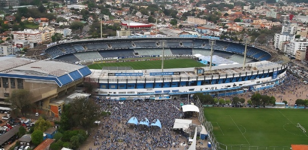 O estádio Olímpico ganhou "abraço" dos torcedores no aniversário do Grêmio - Lucas Uebel/Grêmio FBPA