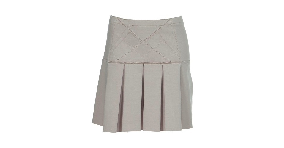 Saia cinza com pregas; R$ 458, da Fit na Farfetch (www.farfetch.com.br). Preço pesquisado em setembro de 2012 e sujeito a alterações - Divulgação