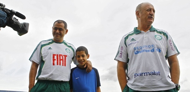 Arce descartou treinar o Palmeiras (na foto de 2011, em visita ao clube então comandado por Felipão)  - Almeida Rocha/Folhapress