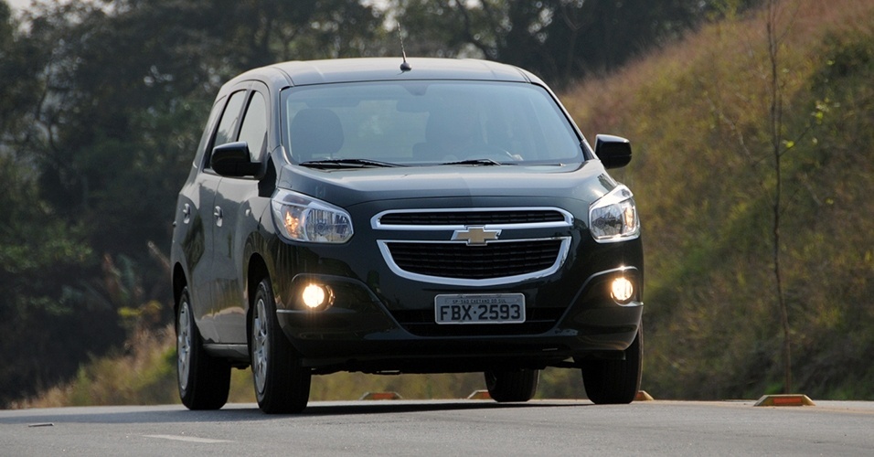 Em seu primeiro mês "cheio" de vendas, a Chevrolet Spin emplacou 4.503 unidades - Murilo Góes/UOL