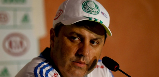 Gilson Kleina, técnico do Palmeiras, afirmou que ainda não conversou com João Vitor - Rubens Cavallari/Folhapress
